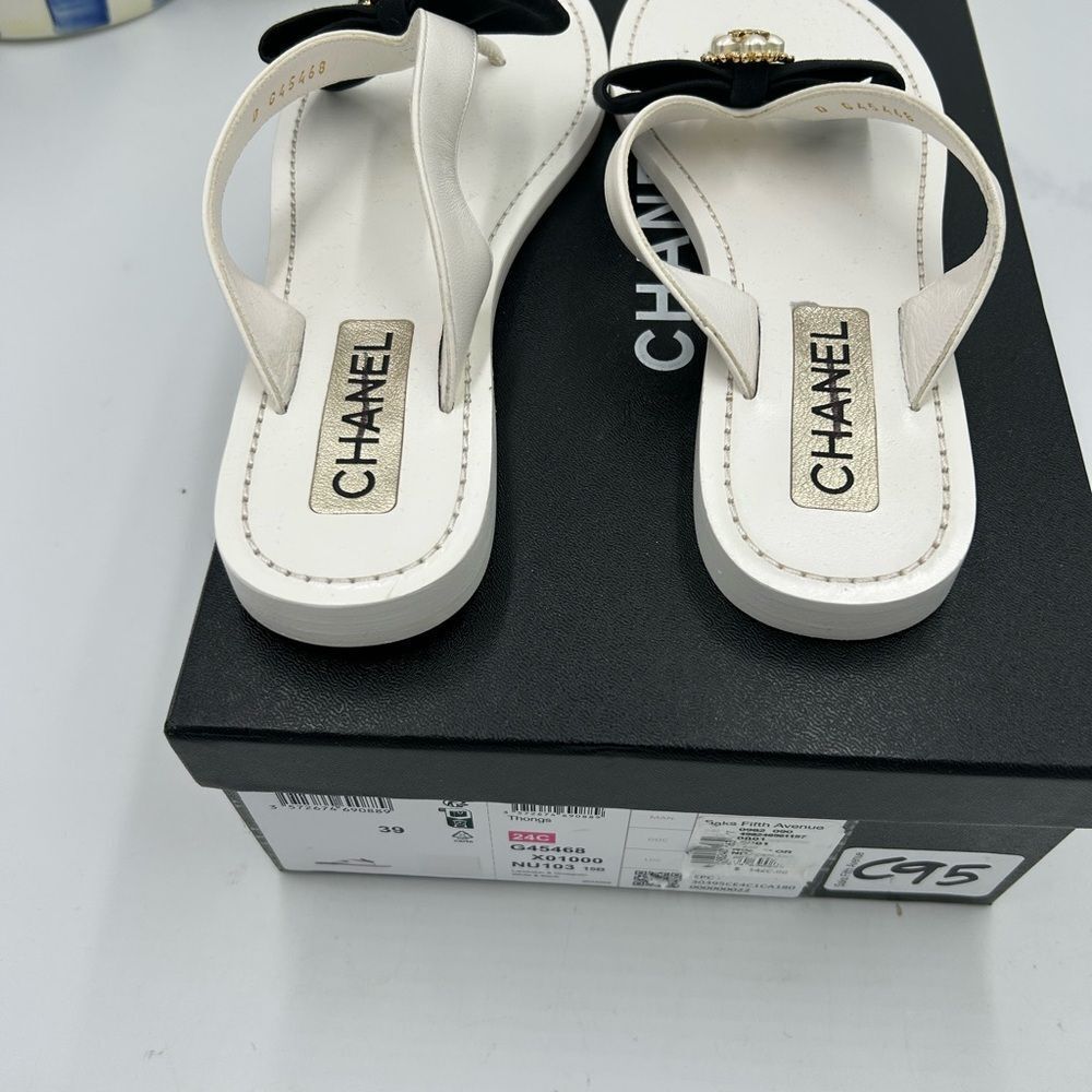 Women’s Chanel bow thong leather sandal size 39 made in Italy - Picture 9 of 11